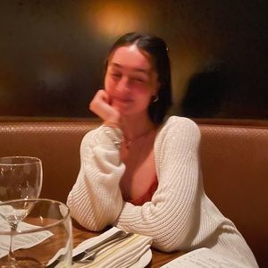 Meet your Posher, Abigail